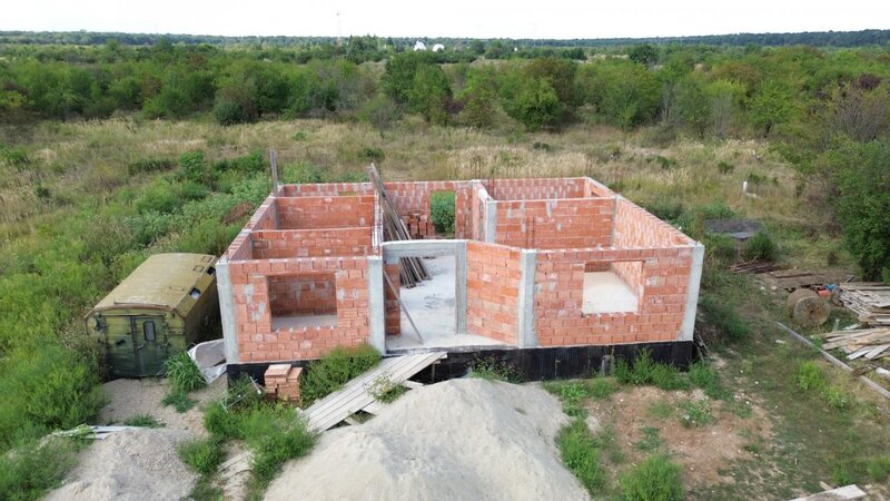 Casa la rosu de vanzare 4 camere 100 mp utili teren 500 mp
