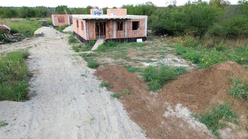 Casa la rosu de vanzare 4 camere 100 mp utili teren 500 mp